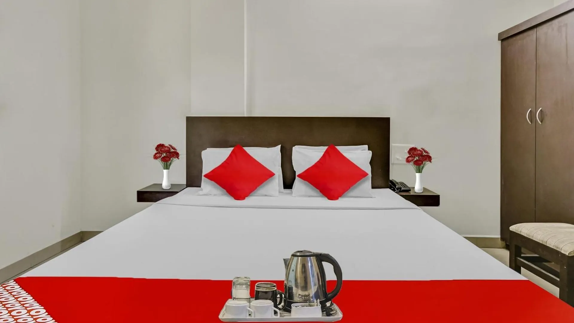 Hotel O Kalapurackal Residency Thekkady