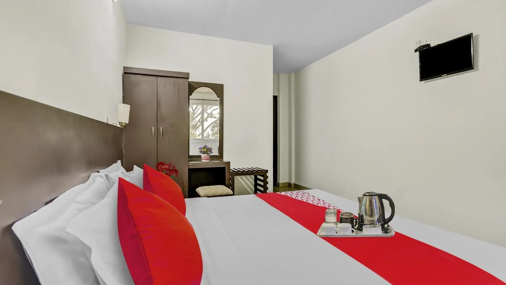 Hotel O Kalapurackal Residency Thekkady