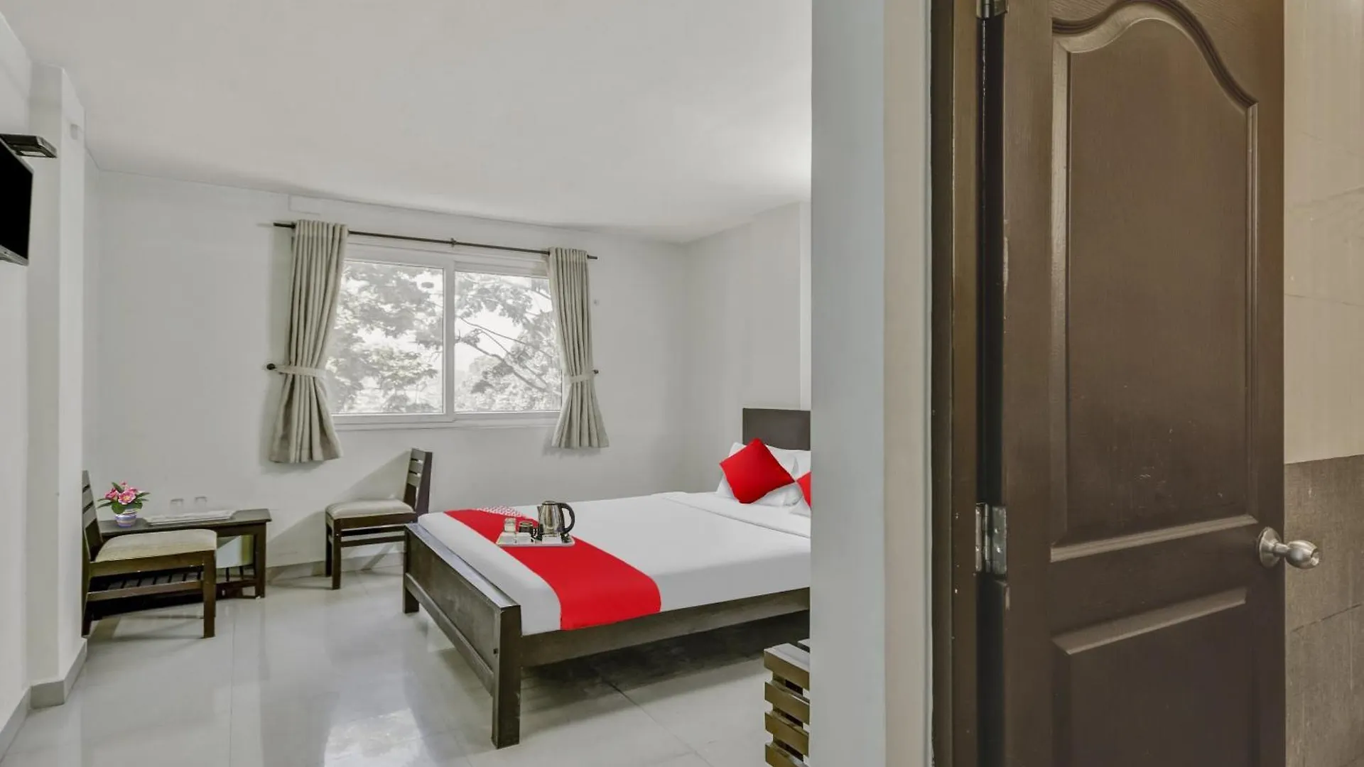 Hotel O Kalapurackal Residency Thekkady
